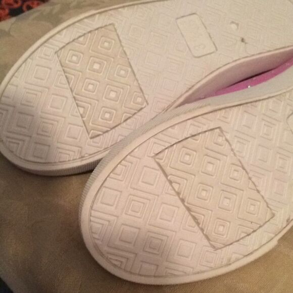 Pink sneakers  - Picture 5 of 5